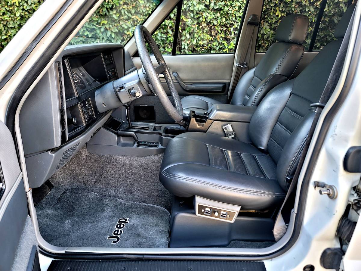 Jeep-cherokee-limited-4x4-1992-white-15
