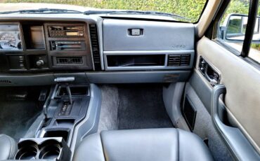 Jeep-cherokee-limited-4x4-1992-white-17