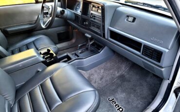 Jeep-cherokee-limited-4x4-1992-white-18