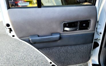 Jeep-cherokee-limited-4x4-1992-white-23