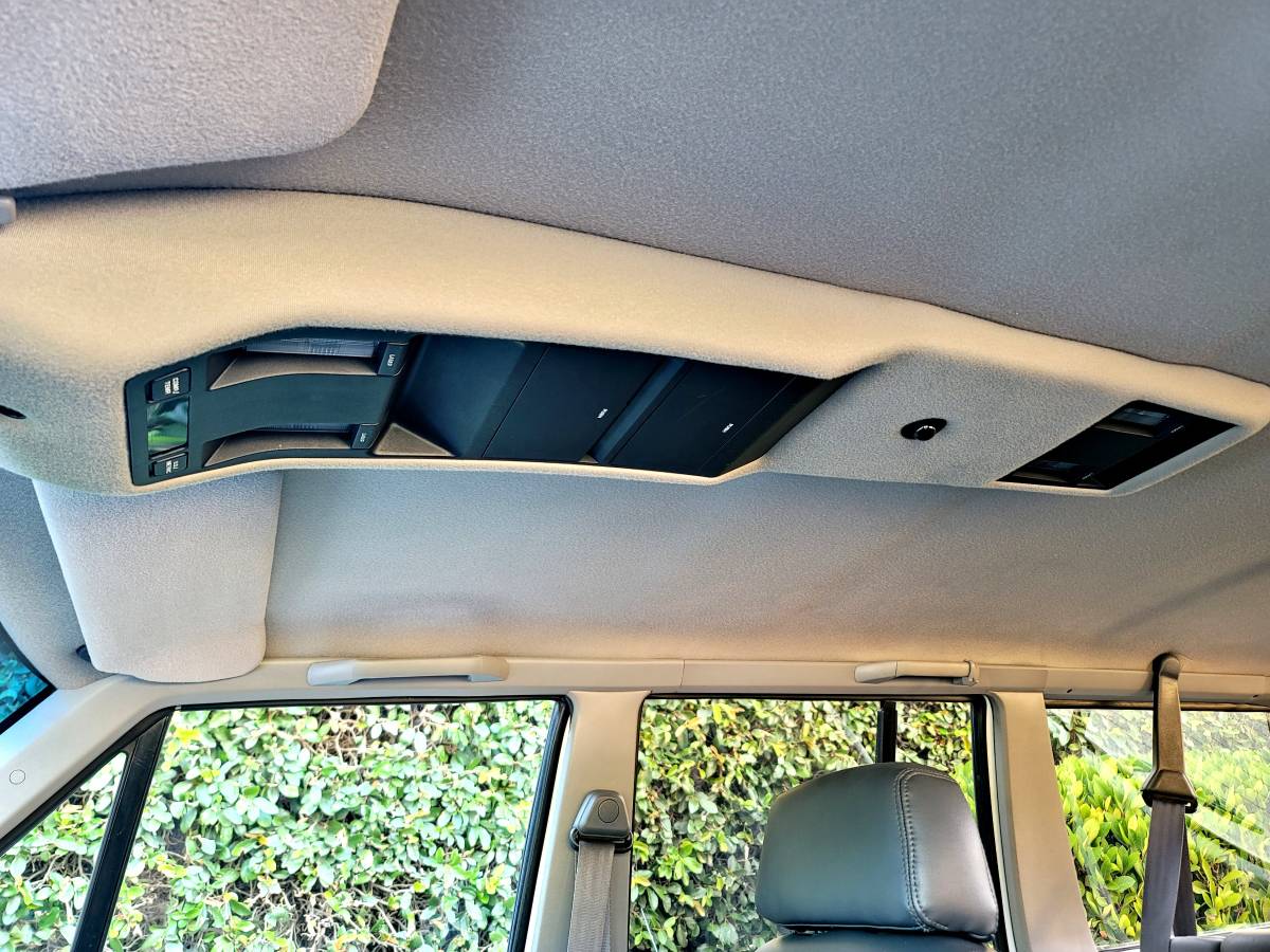 Jeep-cherokee-limited-4x4-1992-white-4