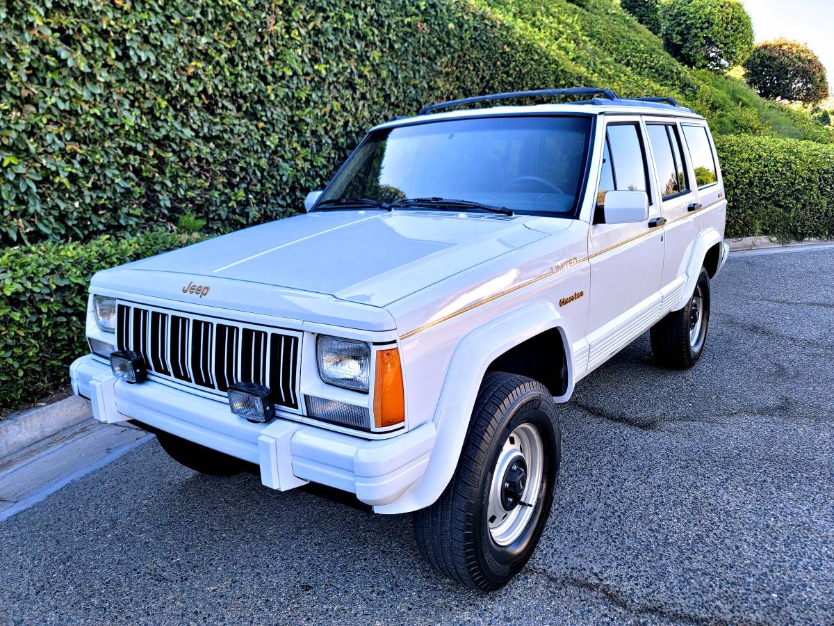 Jeep-cherokee-limited-4x4-1992-white-7