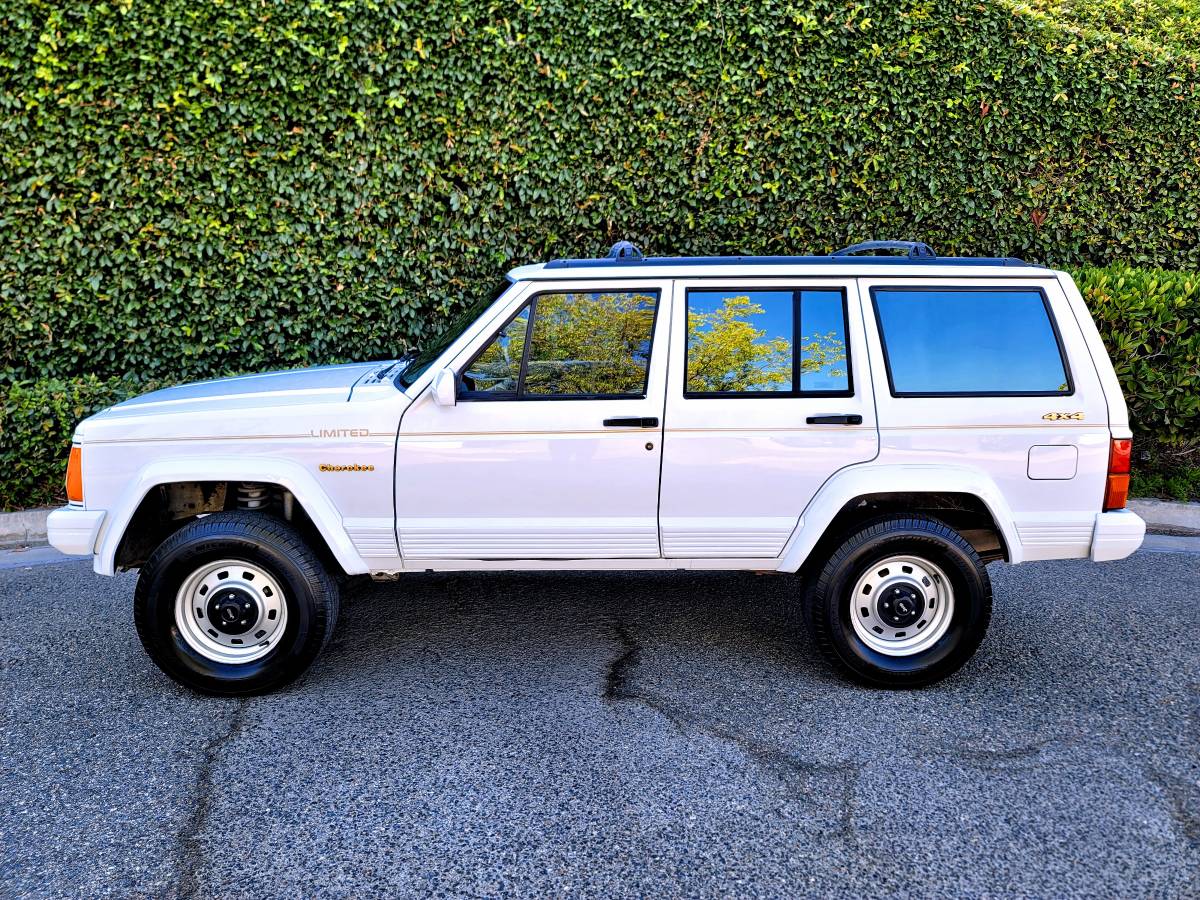 Jeep-cherokee-limited-4x4-1992-white-8