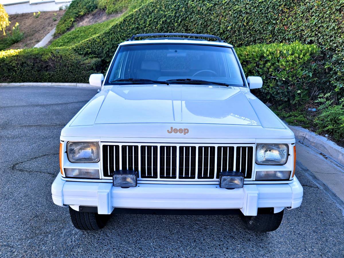 Jeep-cherokee-limited-4x4-1992-white