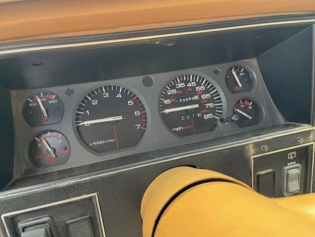 Jeep-cherokee-pioneer-1988-yellow-3