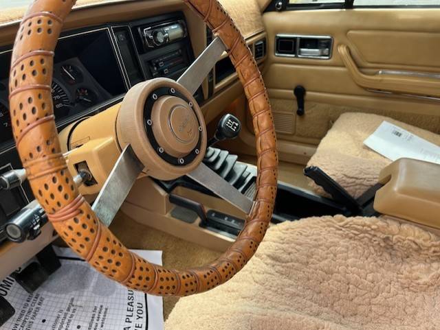 Jeep-cherokee-pioneer-1988-yellow-4