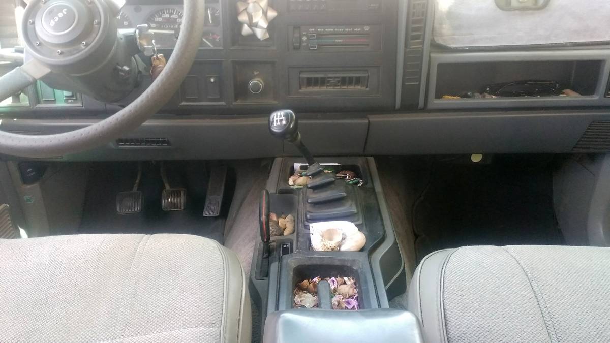 Jeep-cherokee-sport-1990-red-13