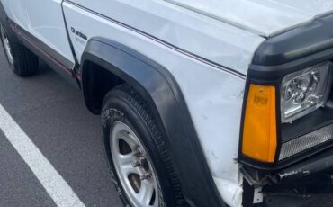 Jeep-cherokee-sport-4x4-1993-white-11