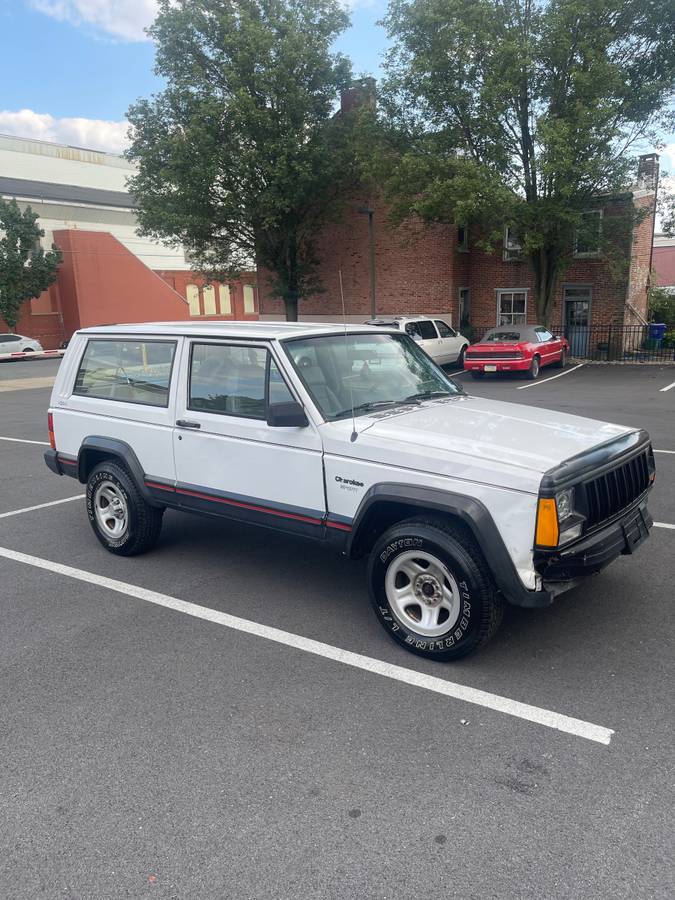 Jeep-cherokee-sport-4x4-1993-white-12