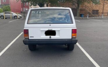 Jeep-cherokee-sport-4x4-1993-white-14