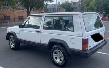 Jeep-cherokee-sport-4x4-1993-white-15