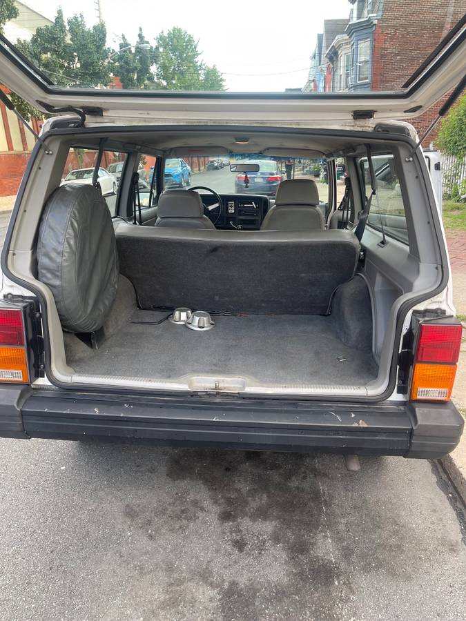 Jeep-cherokee-sport-4x4-1993-white-3