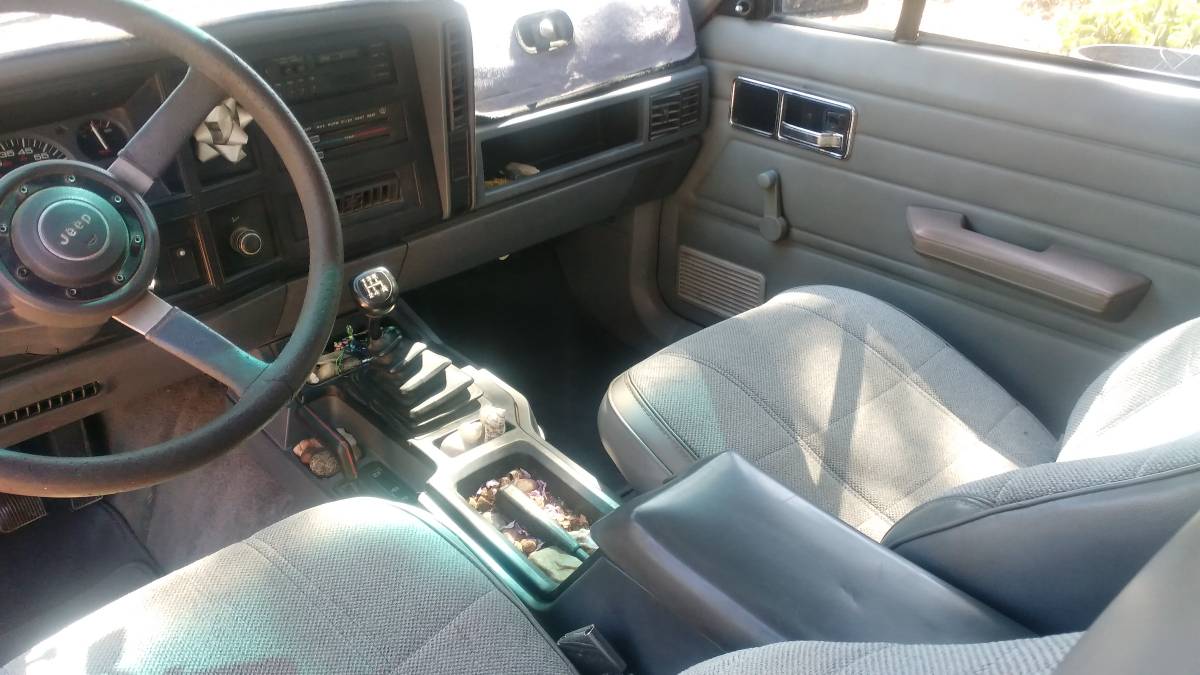 Jeep-cherokee-xj-1990-red-10