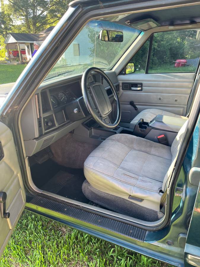 Jeep-cherokee-xj-1995-green-1
