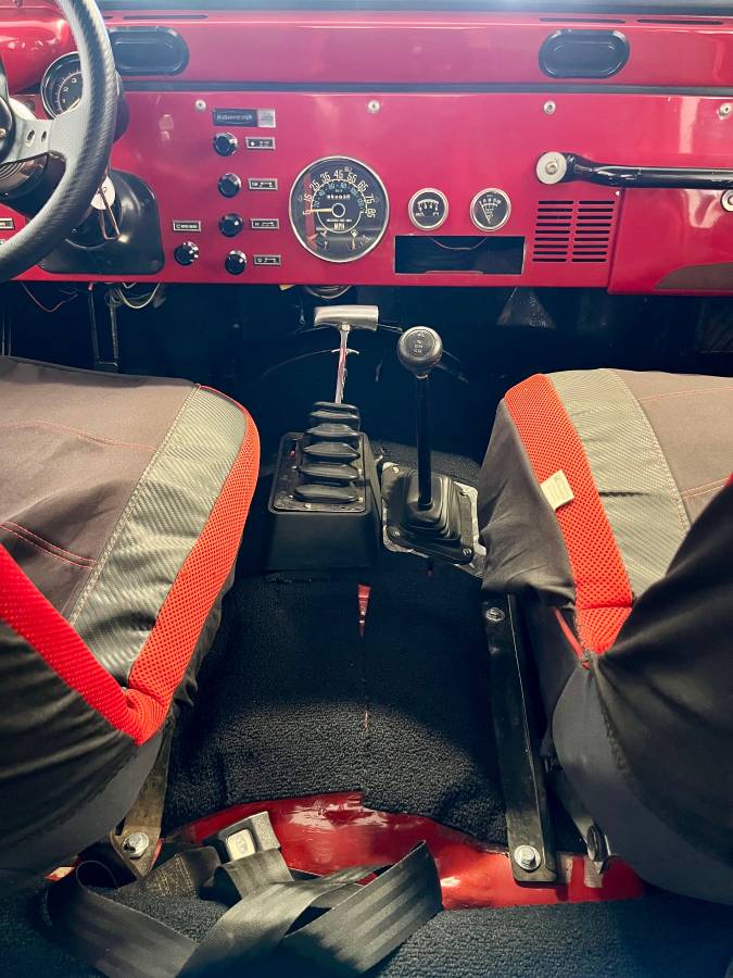Jeep-cj-5-open-body-std.-1981-red-11