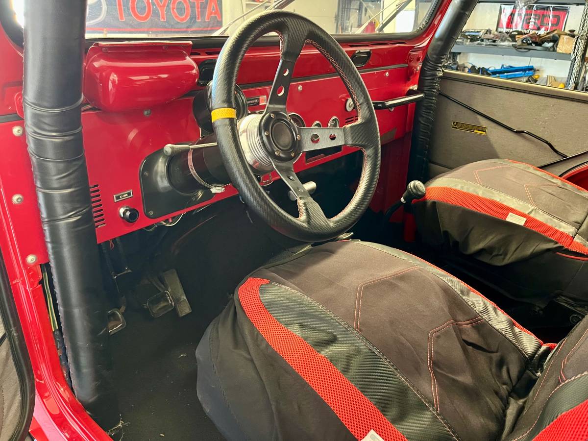 Jeep-cj-5-open-body-std.-1981-red-9