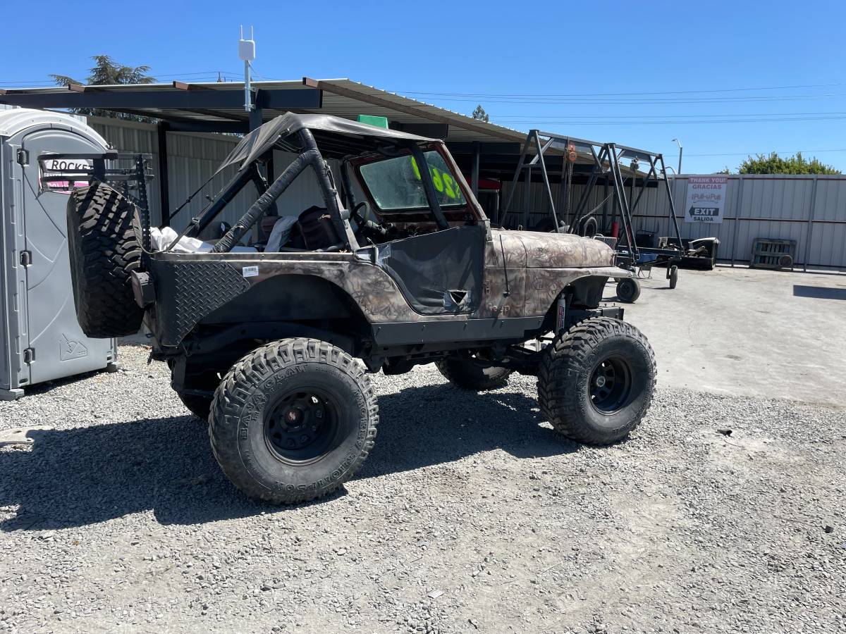 Jeep-cj-5-open-body-std.-1983-brown-2