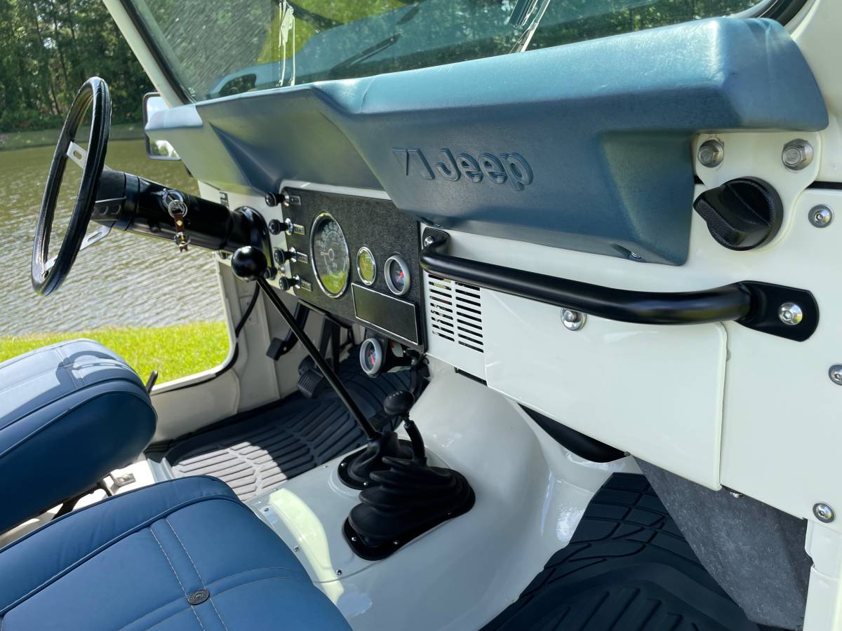 Jeep-cj-5-renegade-1977-white-18