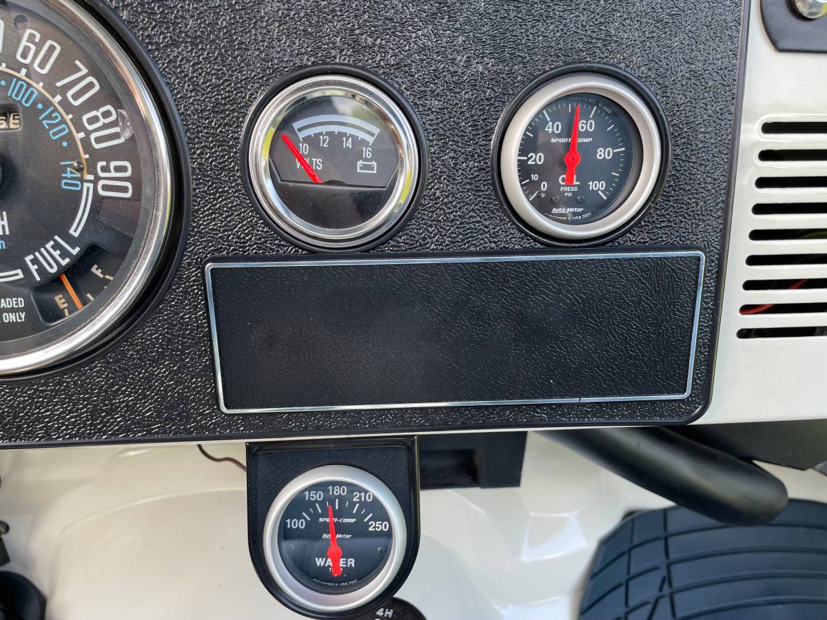 Jeep-cj-5-renegade-1977-white-7