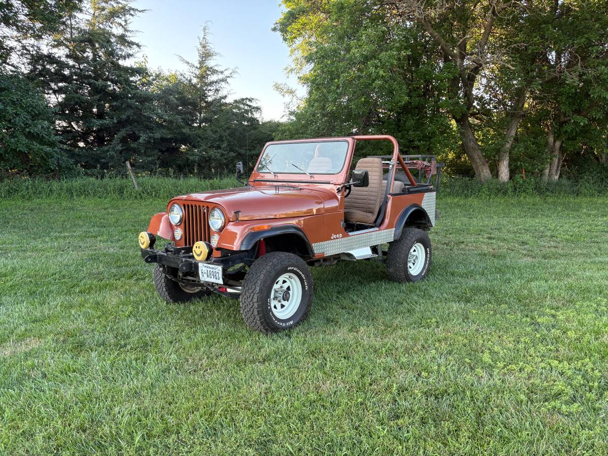 Jeep-cj-7-1983-custom-3
