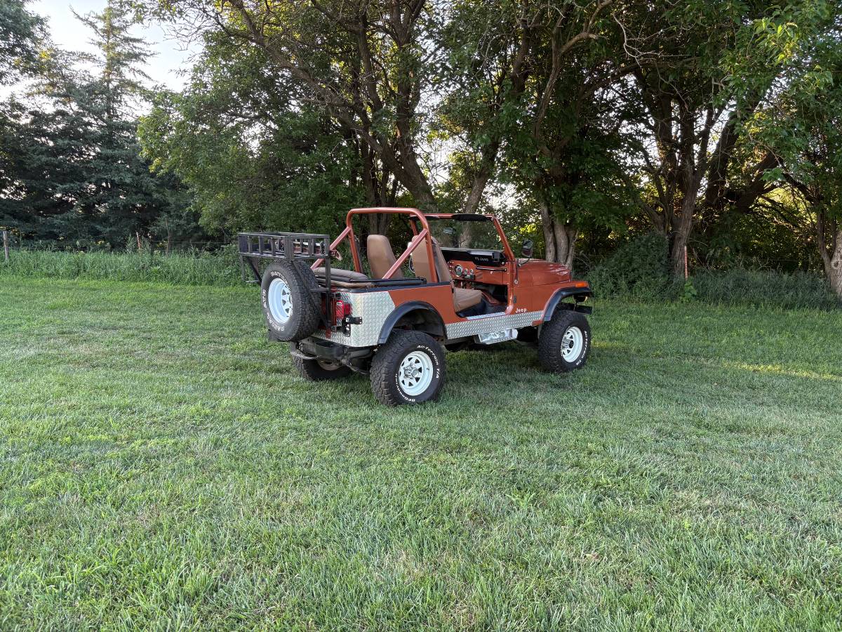 Jeep-cj-7-1983-custom-7