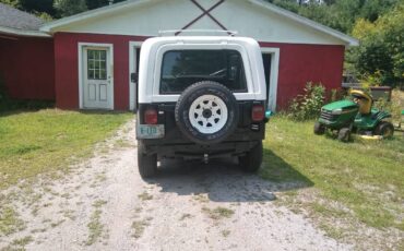 Jeep-cj-7-1984-green