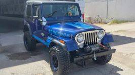 Jeep-cj-7-open-body-with-extra-duty-suspension-1983-blue-1