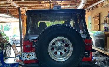 Jeep-cj-7-open-body-with-extra-duty-suspension-1983-red-12