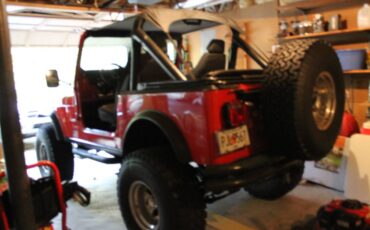 Jeep-cj-7-open-body-with-extra-duty-suspension-1983-red-5