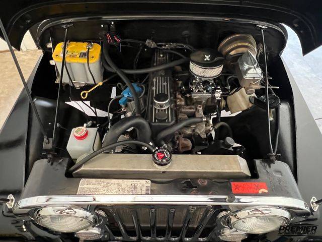 Jeep-cj-7-open-body-with-extra-duty-suspension-1986-black-11