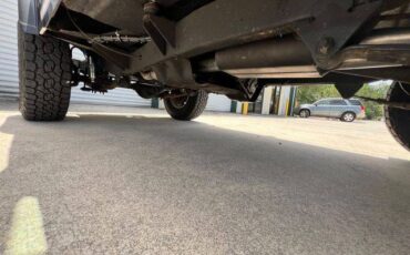 Jeep-cj-7-open-body-with-extra-duty-suspension-1986-black-14