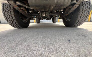 Jeep-cj-7-open-body-with-extra-duty-suspension-1986-black-16