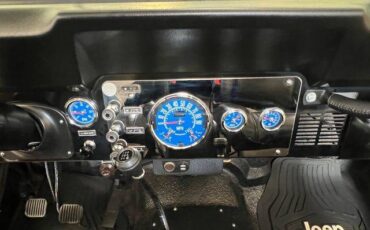 Jeep-cj-7-open-body-with-extra-duty-suspension-1986-black-20