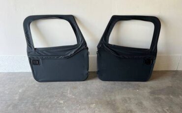 Jeep-cj-7-open-body-with-extra-duty-suspension-1986-black-22