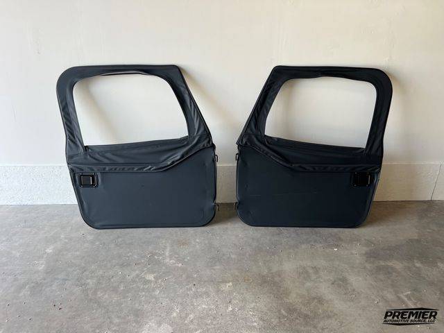 Jeep-cj-7-open-body-with-extra-duty-suspension-1986-black-22