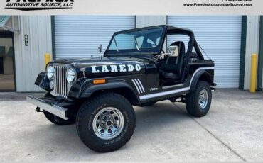 Jeep-cj-7-open-body-with-extra-duty-suspension-1986-black-5