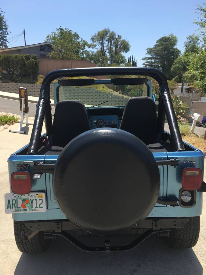 Jeep-cj-7-open-body-with-extra-duty-suspension-1986-blue-11