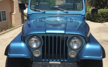 Jeep-cj-7-open-body-with-extra-duty-suspension-1986-blue-3