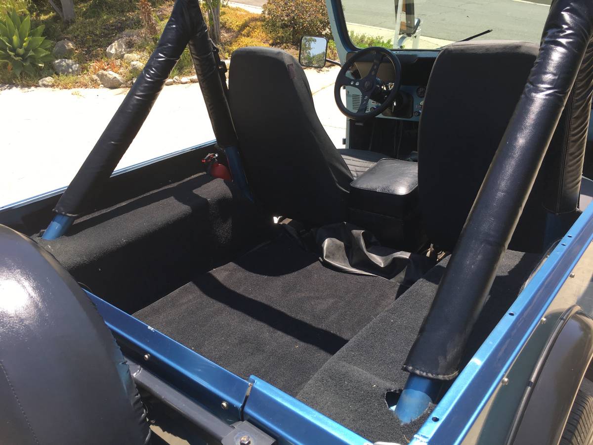 Jeep-cj-7-open-body-with-extra-duty-suspension-1986-blue-6