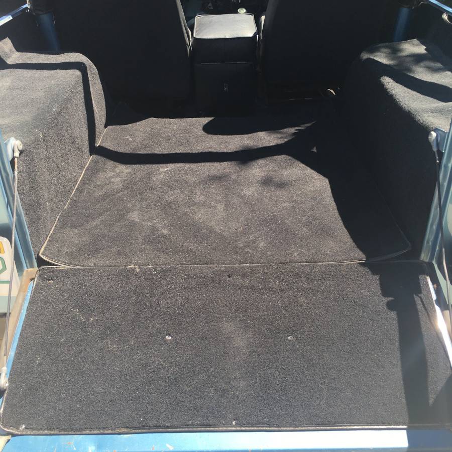 Jeep-cj-7-open-body-with-extra-duty-suspension-1986-blue-9