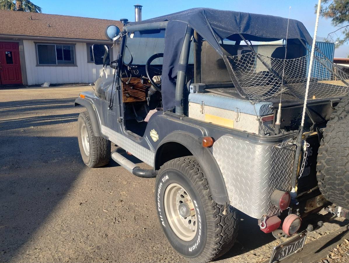 Jeep-cj5-1972-grey-2