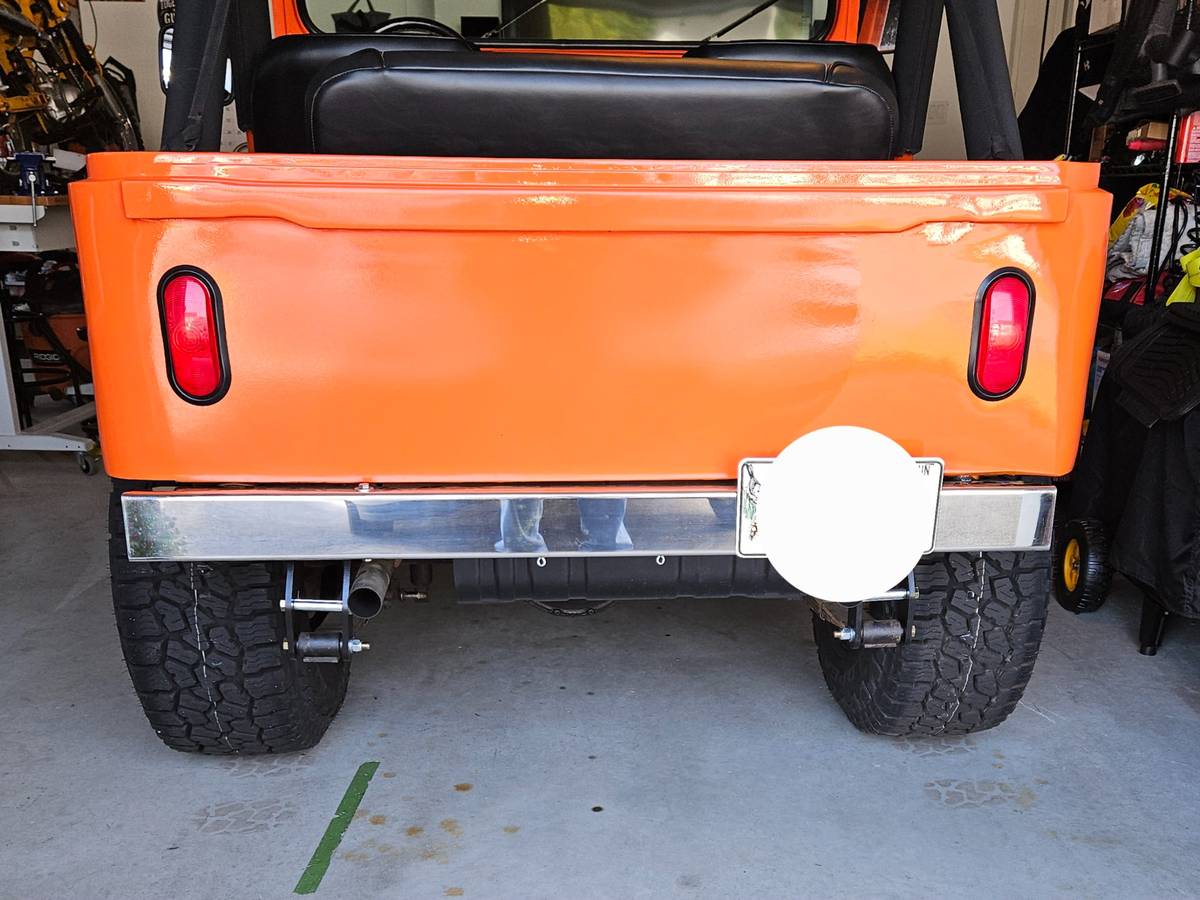 Jeep-cj5-1981-orange-1