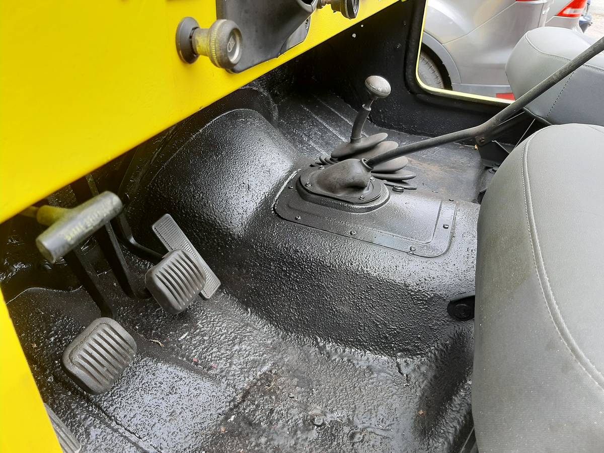 Jeep-cj5-v8-restored-1978-yellow-14
