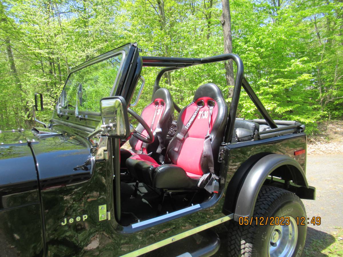 Jeep-cj7-1977-black-1