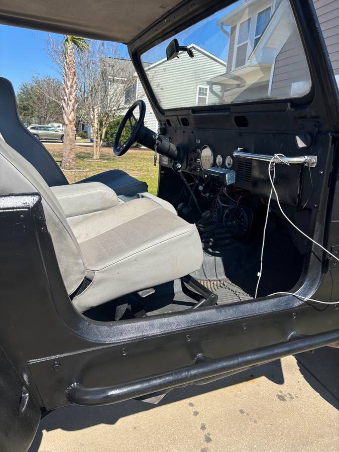 Jeep-cj7-1977-black-10