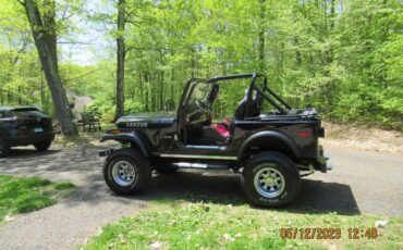 Jeep-cj7-1977-black