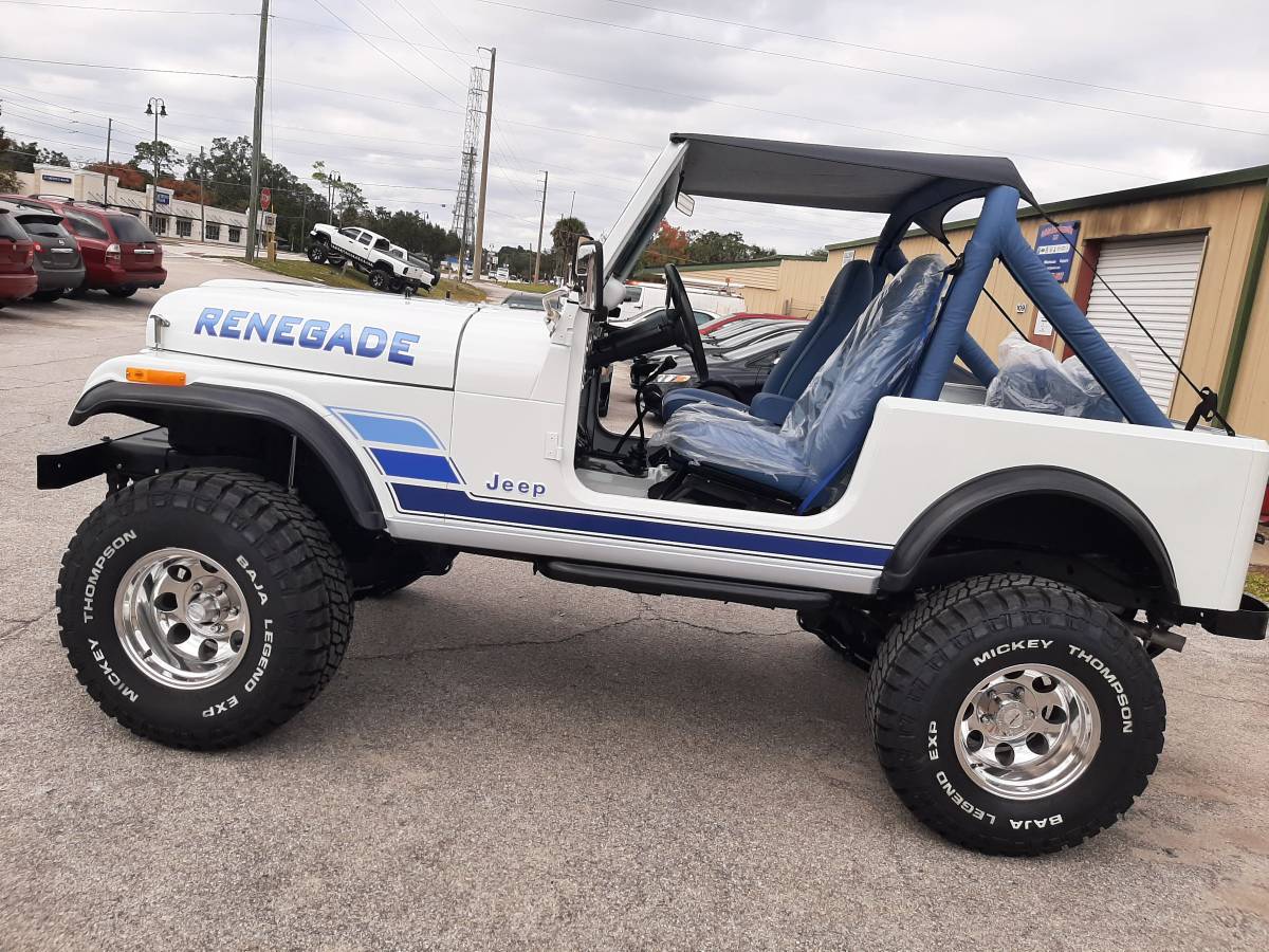 Jeep-cj7-1977-white-13