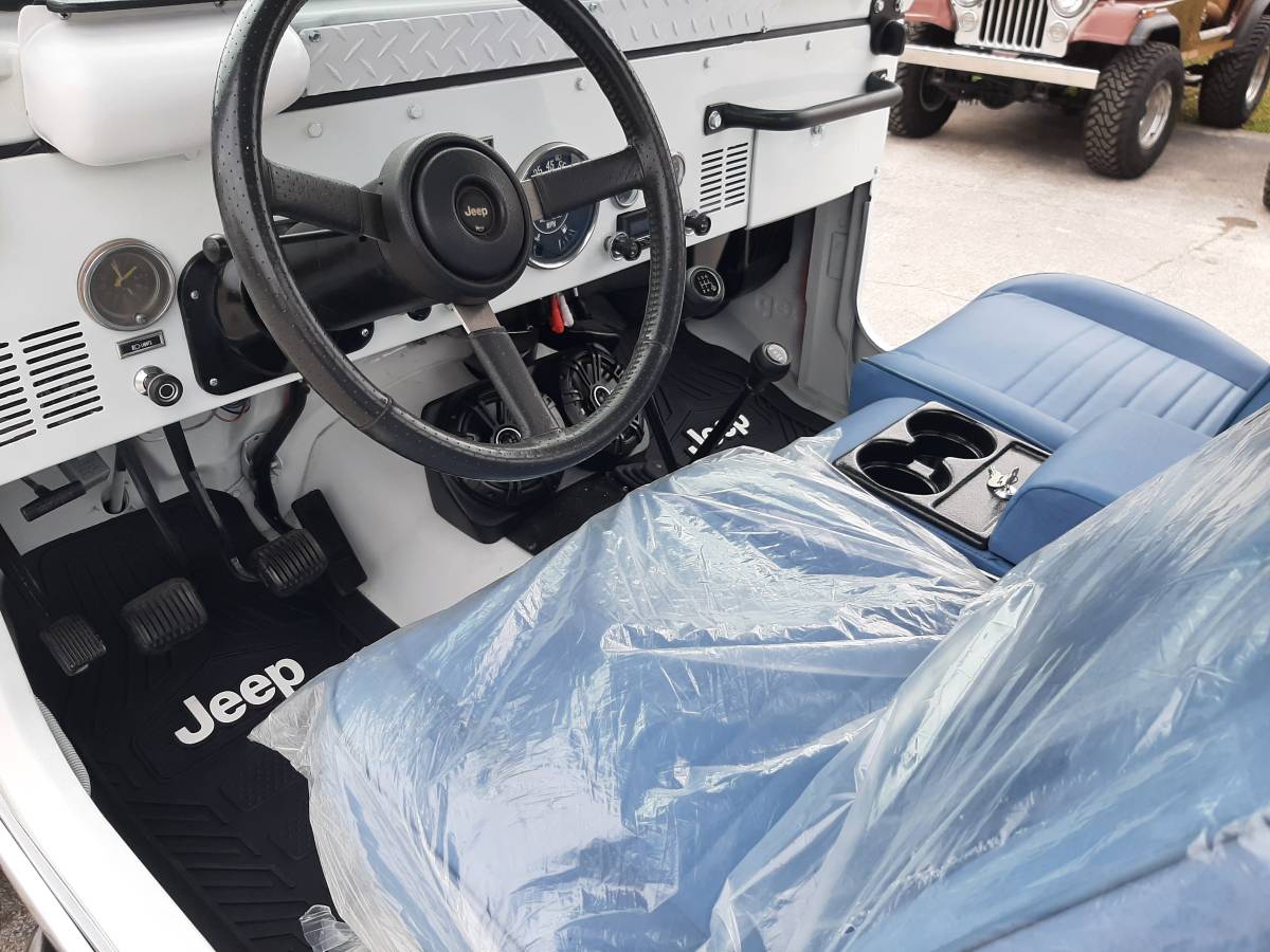 Jeep-cj7-1977-white-22
