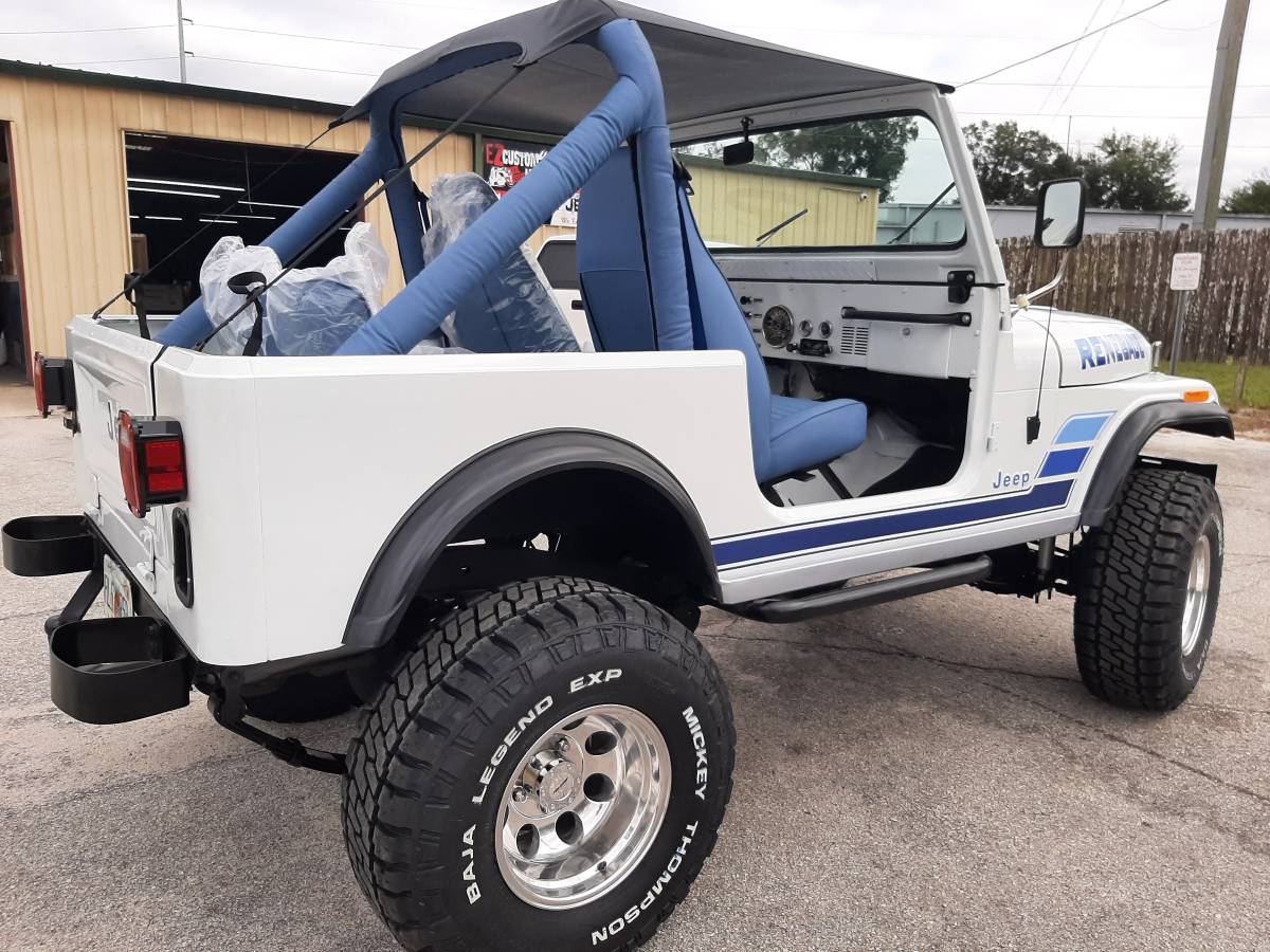 Jeep-cj7-1977-white-32