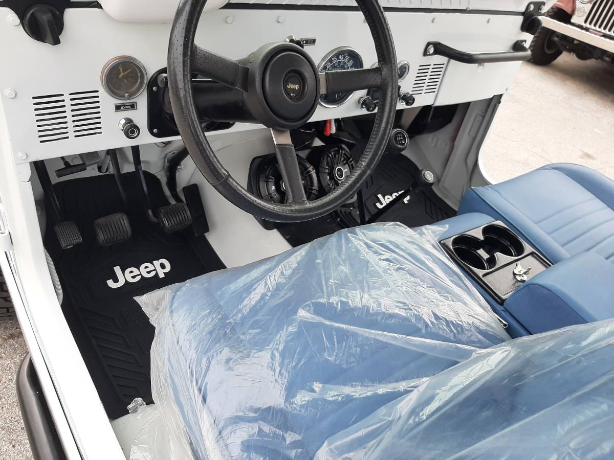 Jeep-cj7-1977-white-6